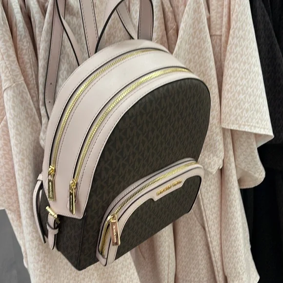 Michael Kors Backpack Bag Jaycee Md Backpack Powder Blush 35S2G8TB2B
Brown - Picture 15 of 16